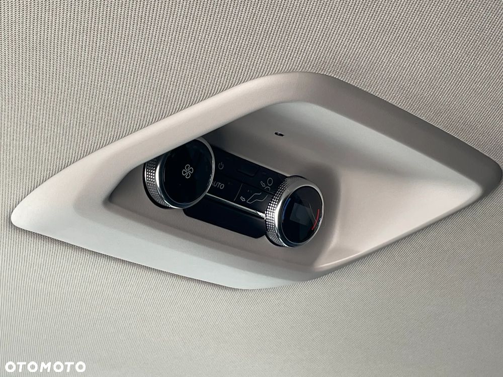 Ford Tourneo Custom - 30
