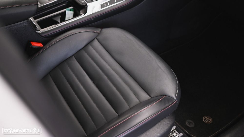 MG EHS 1.5 T-GDI Plug-in Hybrid Luxury - 36