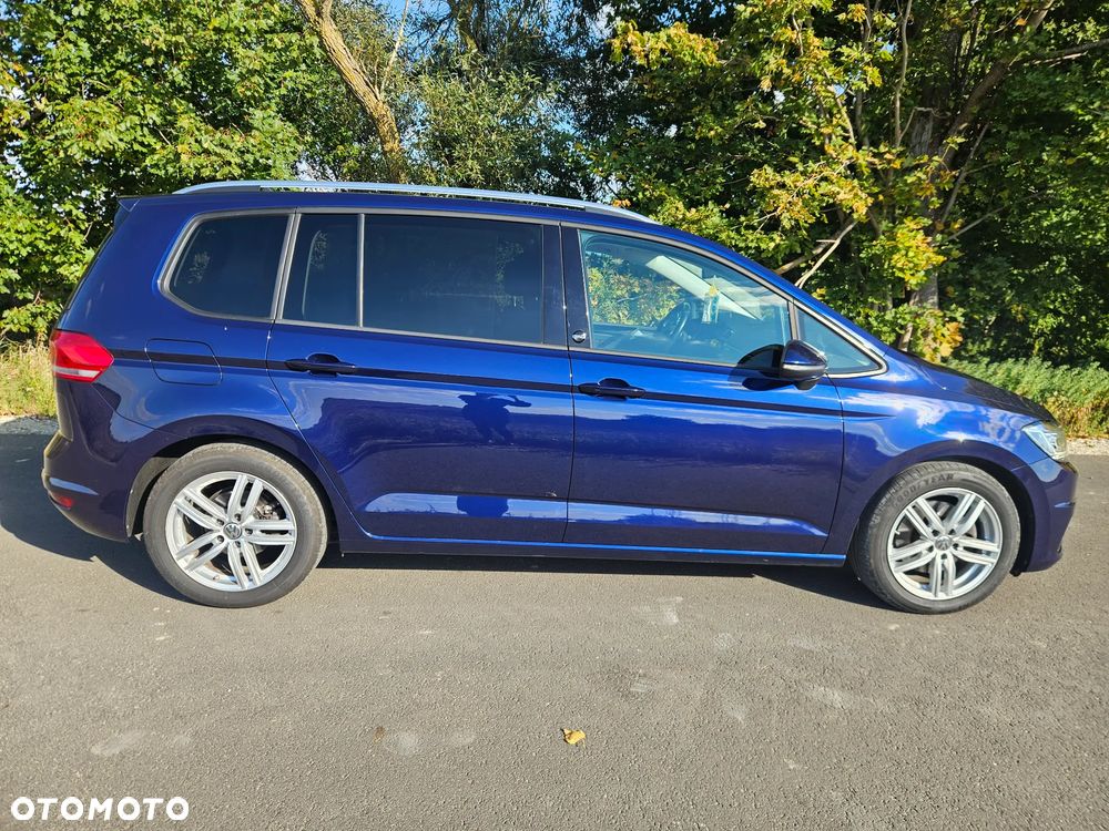 Volkswagen Touran - 8