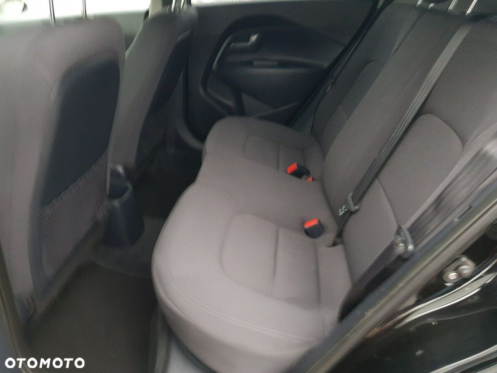 Kia Rio 1.4 Fifa World Cup Edition - 11