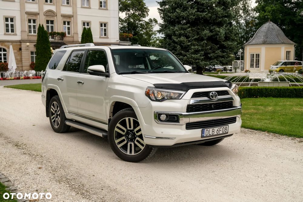 Toyota 4Runner 2014 photo 2