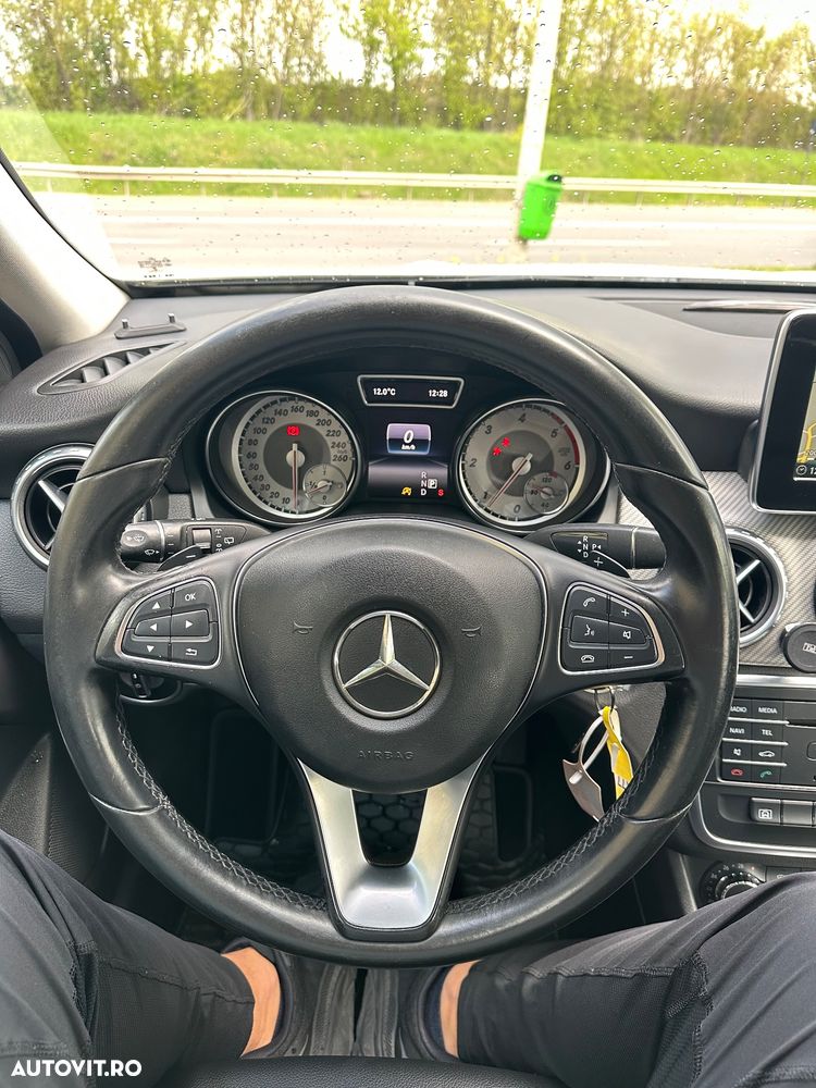 Mercedes-Benz GLA 200 (CDI) d 4Matic 7G-DCT Urban - 12