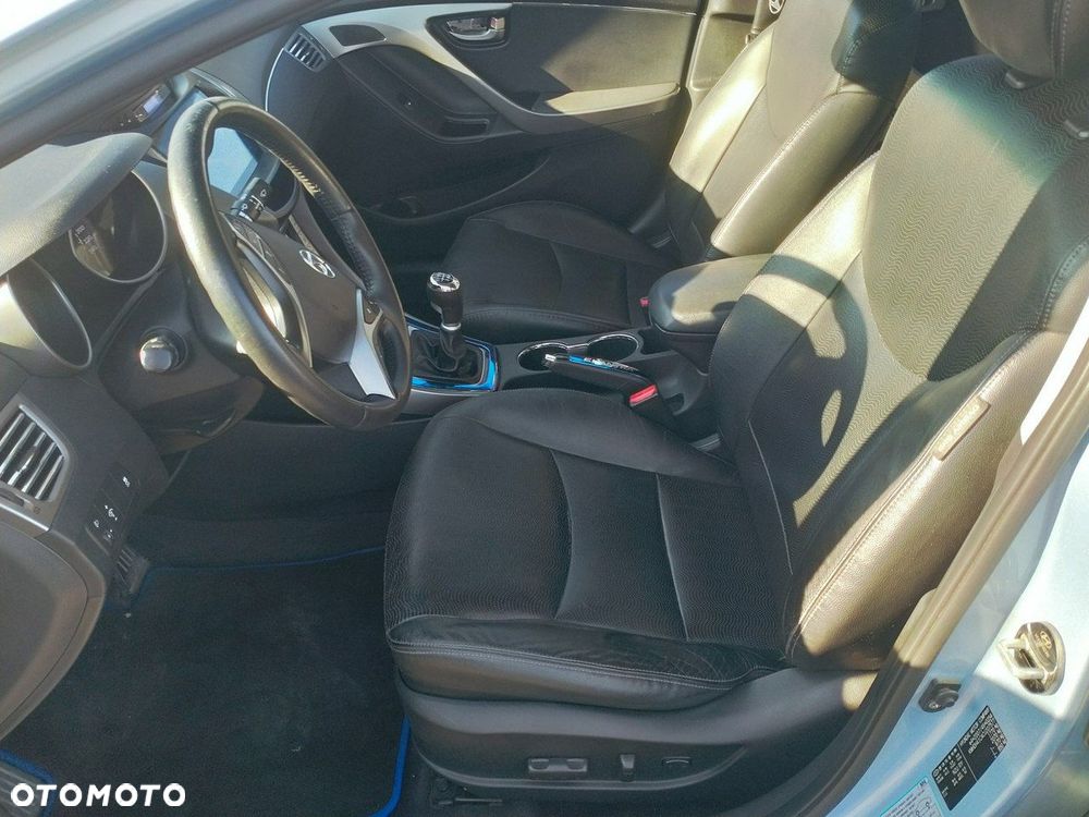 Hyundai Elantra - 9