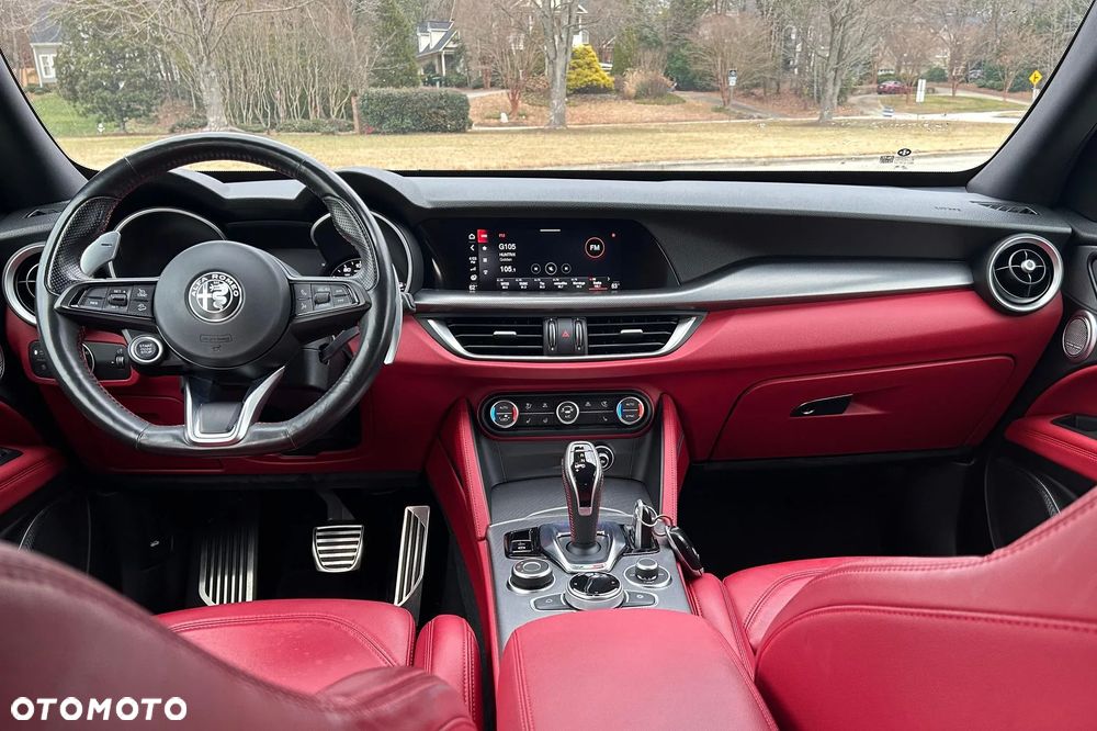Alfa Romeo Stelvio 2.0 Turbo 16V AT8-Q4 Ti - 13