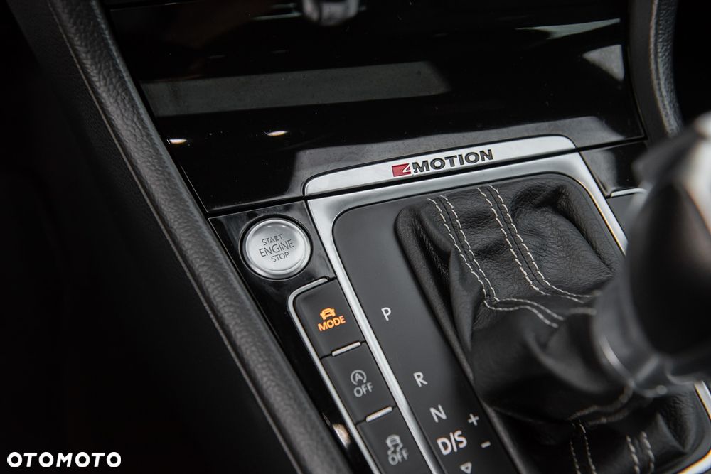 Volkswagen Golf R 2.0 TSI OPF 4Motion DSG - 17