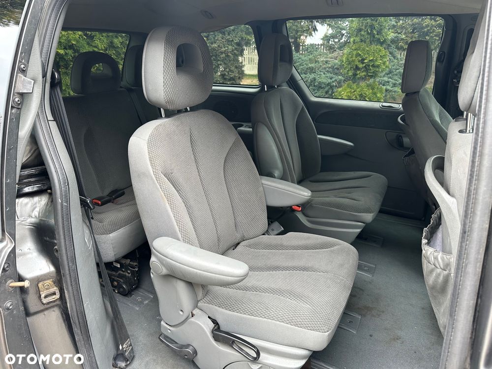 Chrysler Voyager SE 2.5L TD - 7