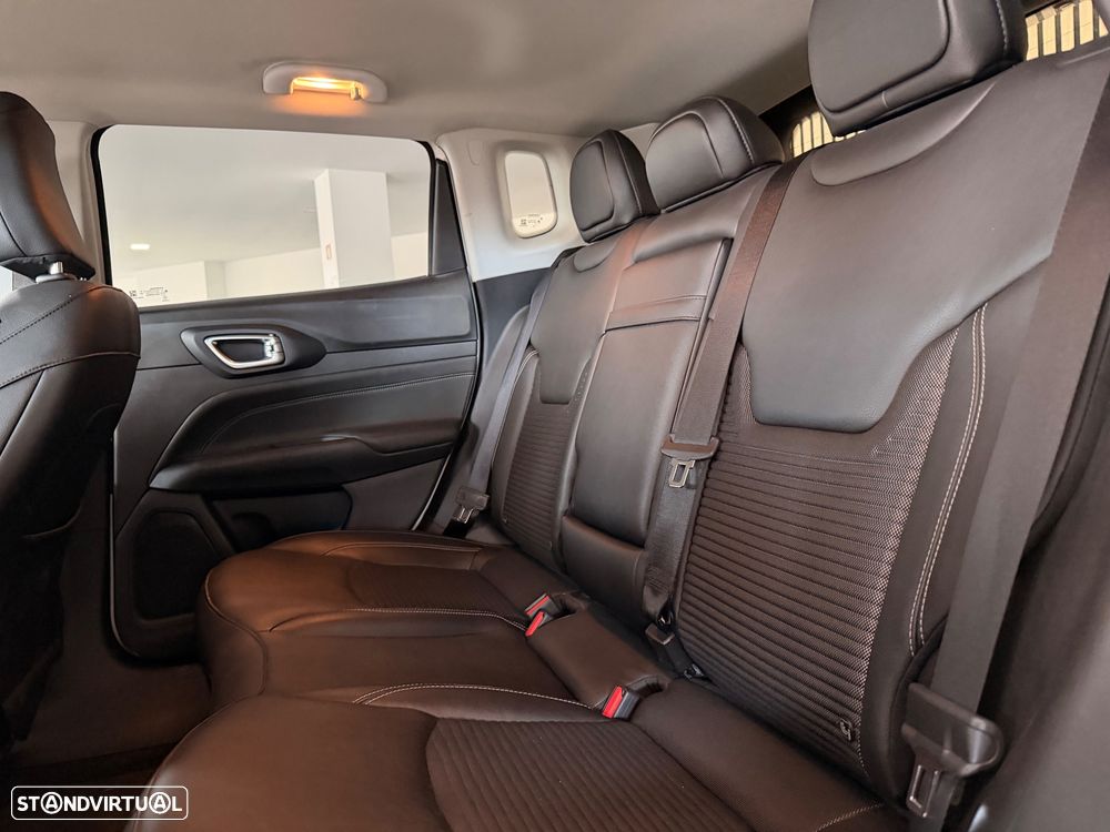 Jeep Compass 1.3 TG Limited - 23