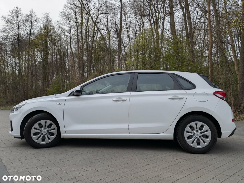 Hyundai i30 1.6 D Classic + - 4