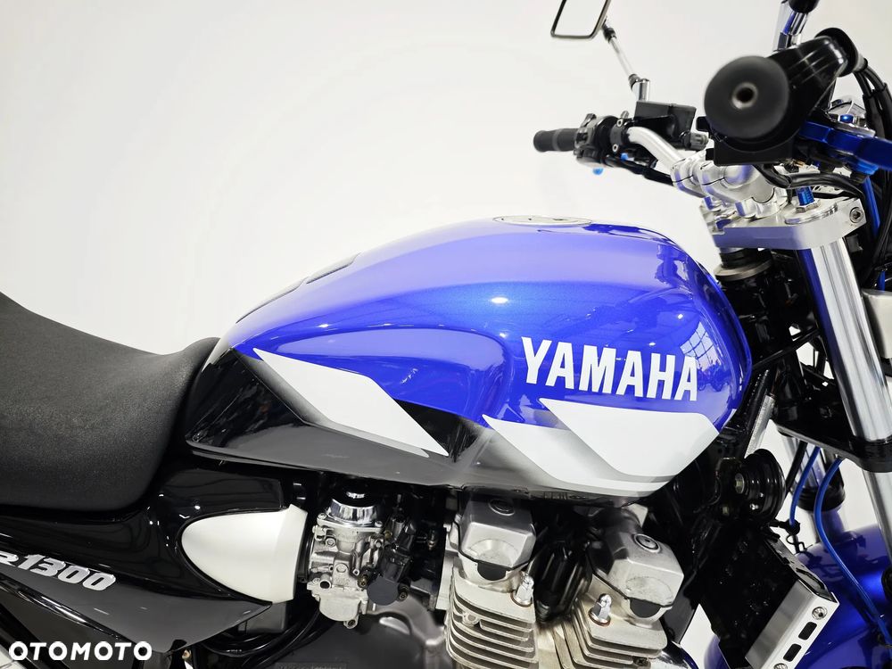 Yamaha XJR - 11