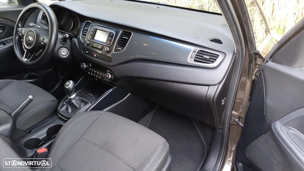 Kia Carens 1.7 CRDi ISG EX - 28
