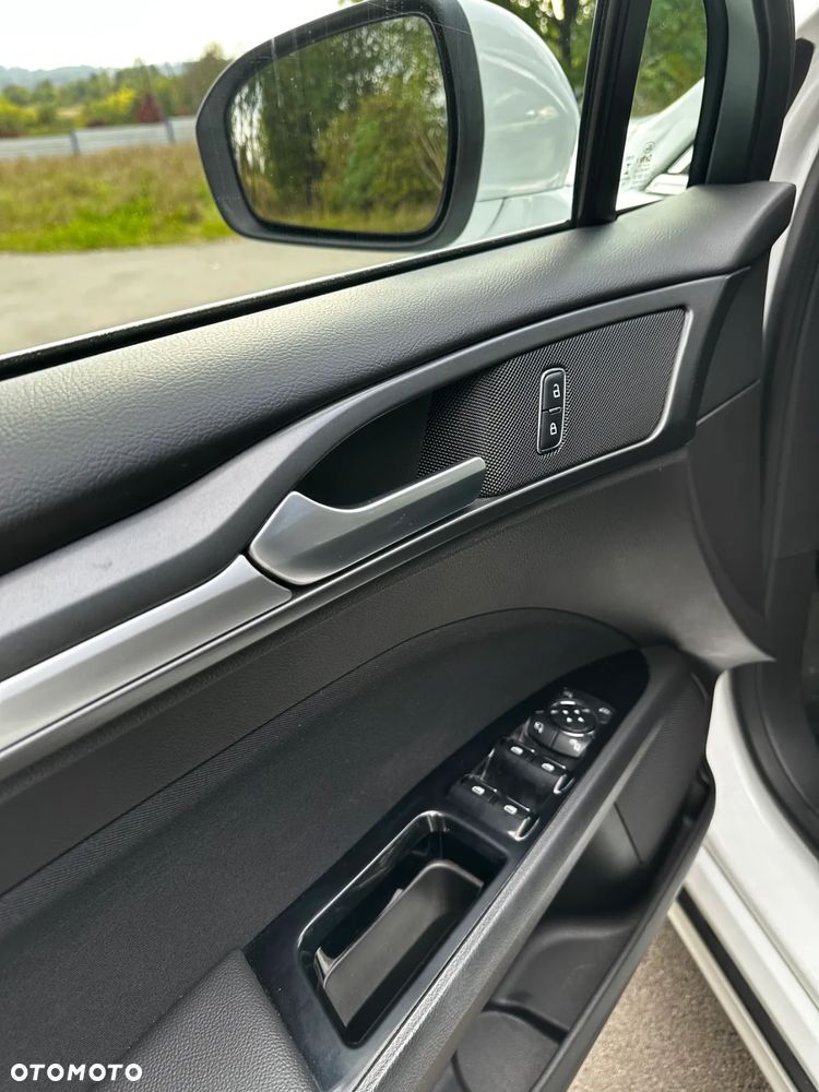 Ford Mondeo 2.0 TDCi Titanium - 16