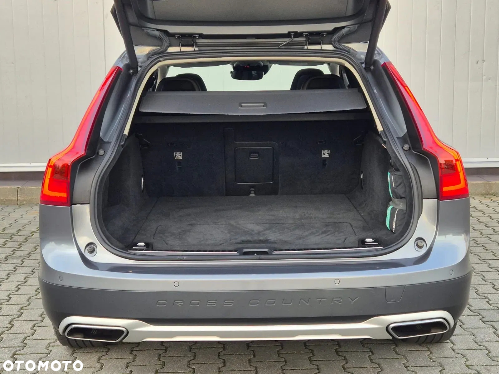 Volvo V90 Cross Country D5 AWD - 14