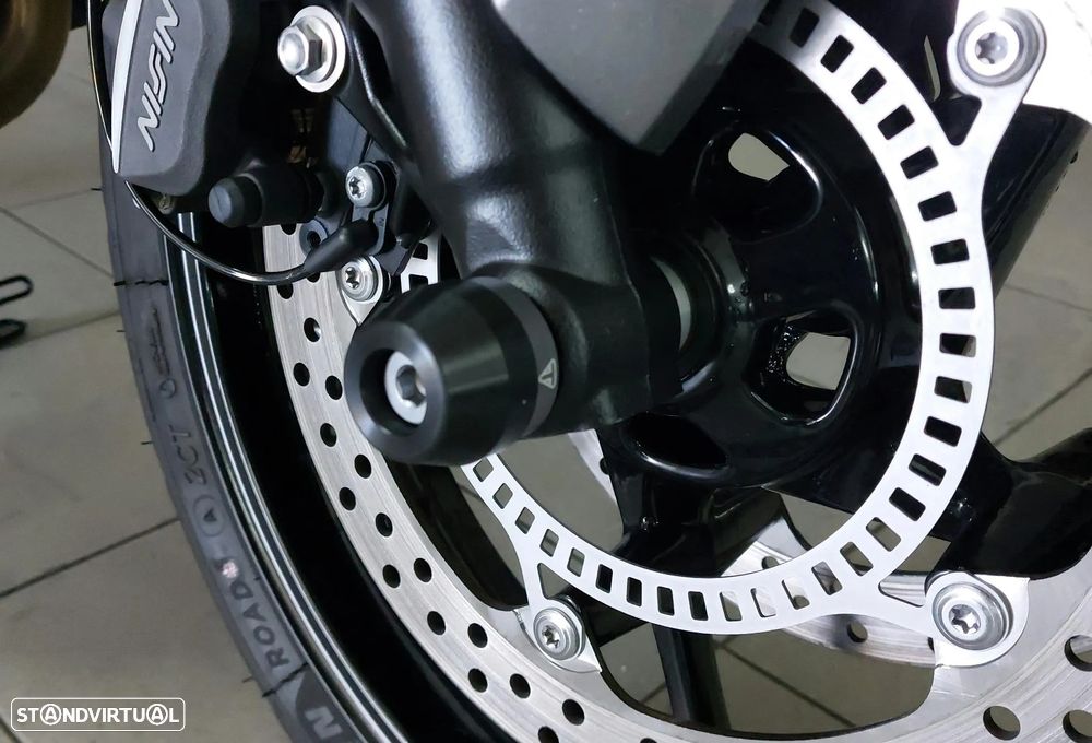 Triumph Trident 660 - 9