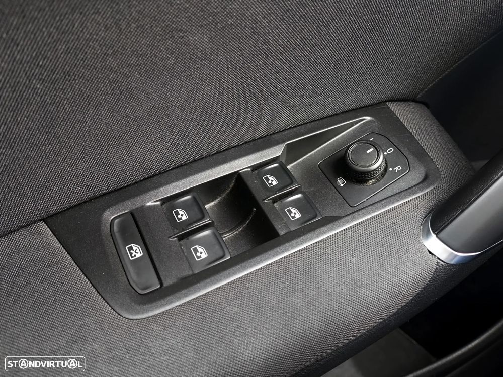 VW Touran 2.0 TDI Confortline - 28