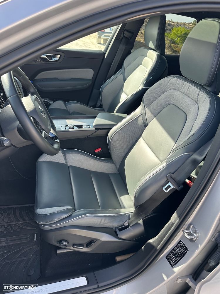 Volvo XC 60 2.0 T6 PHEV R-Design AWD - 10