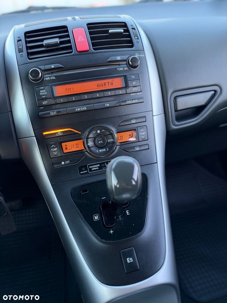 Toyota Auris 1.6 MultiMode Executive - 17