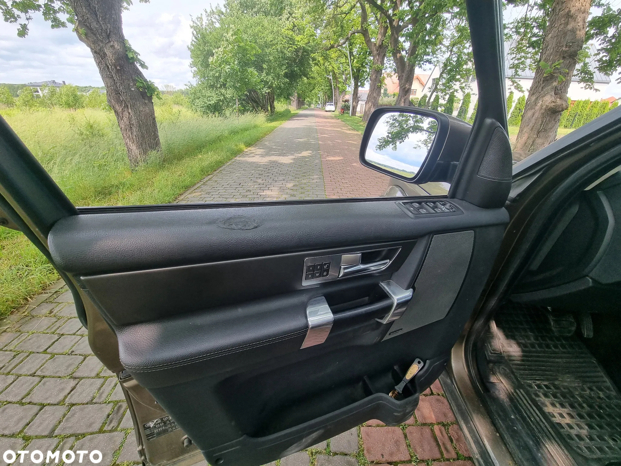 Land Rover Discovery IV 3.0D V6 HSE - 26