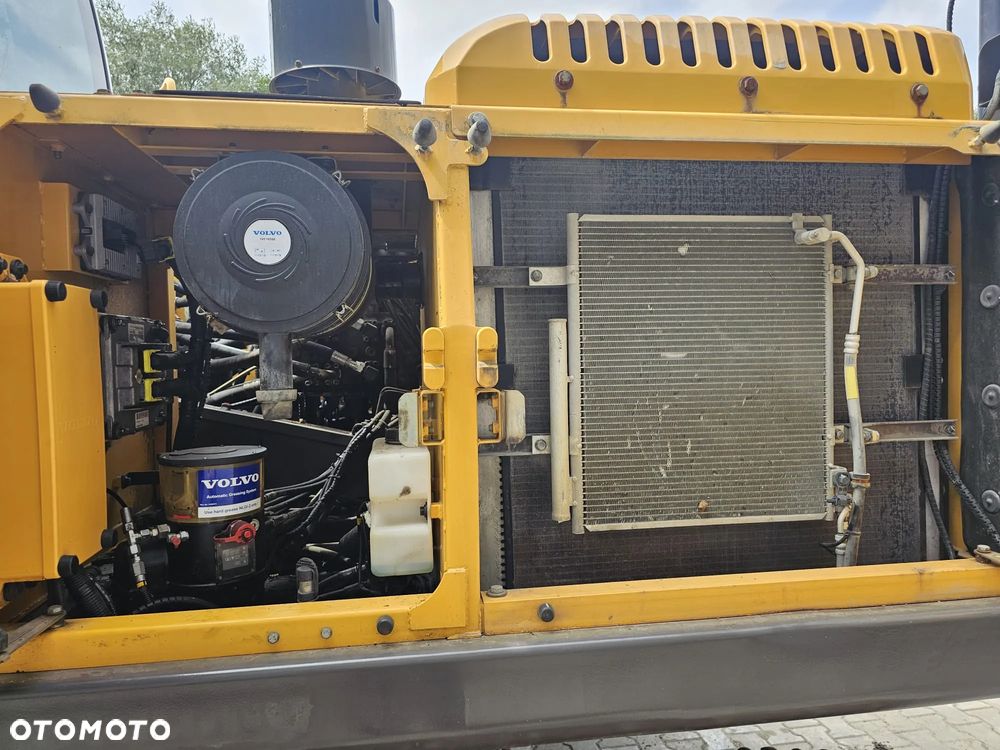 Volvo EC220DL - 16