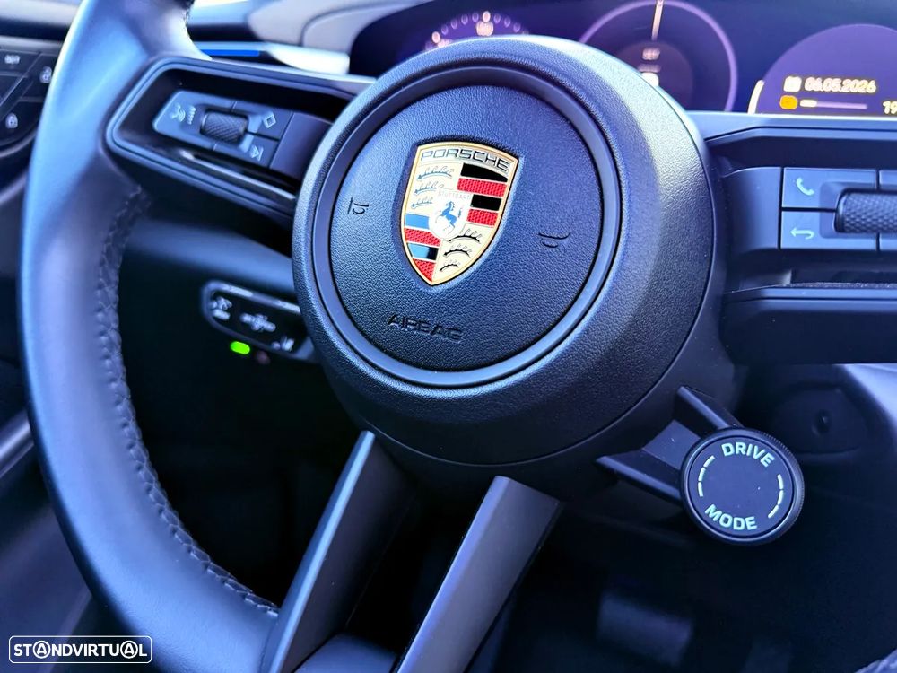 Porsche Macan Electric 4 - 14