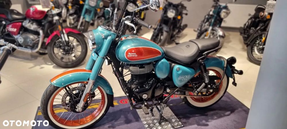 Royal Enfield Classic - 4