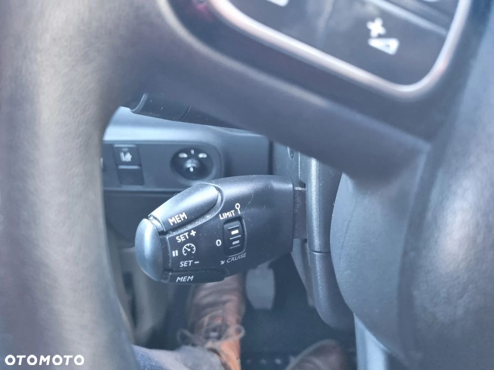 Citroën C3 Pure Tech 82 SHINE - 24