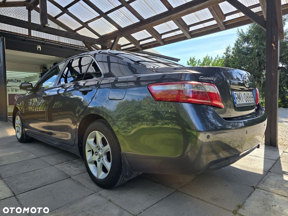 Toyota Camry - 13