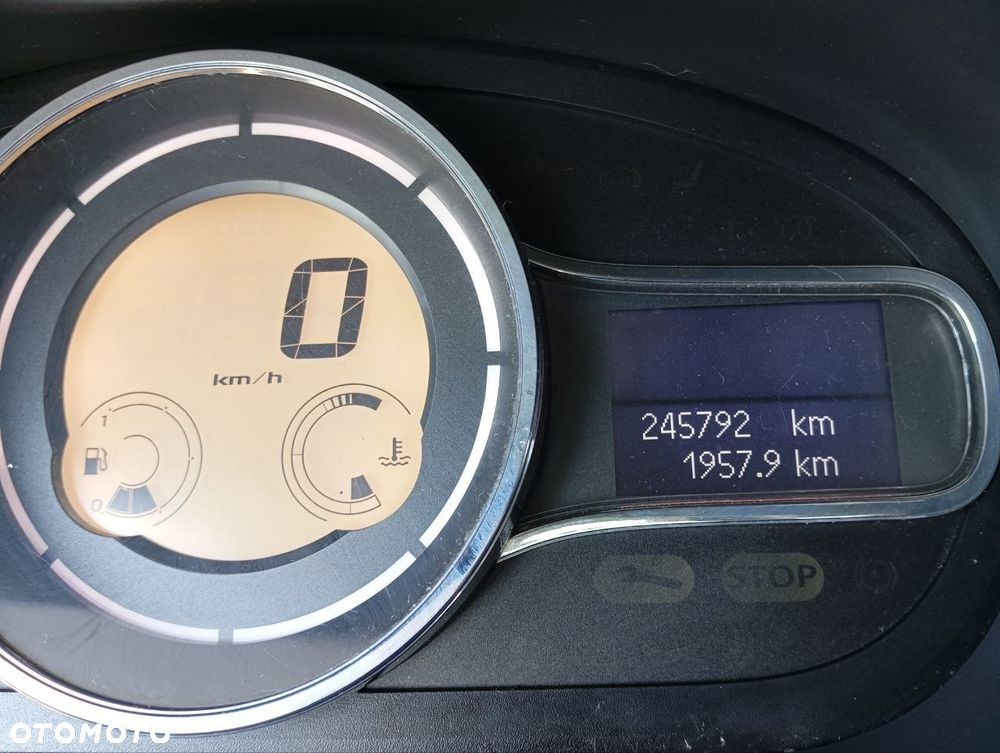 Renault Fluence 1.5 dCi Privilege - 21