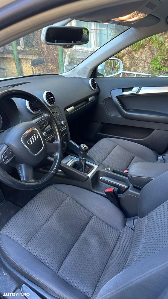 Audi A3 Sportback 1.6 TDI DPF Ambiente - 9