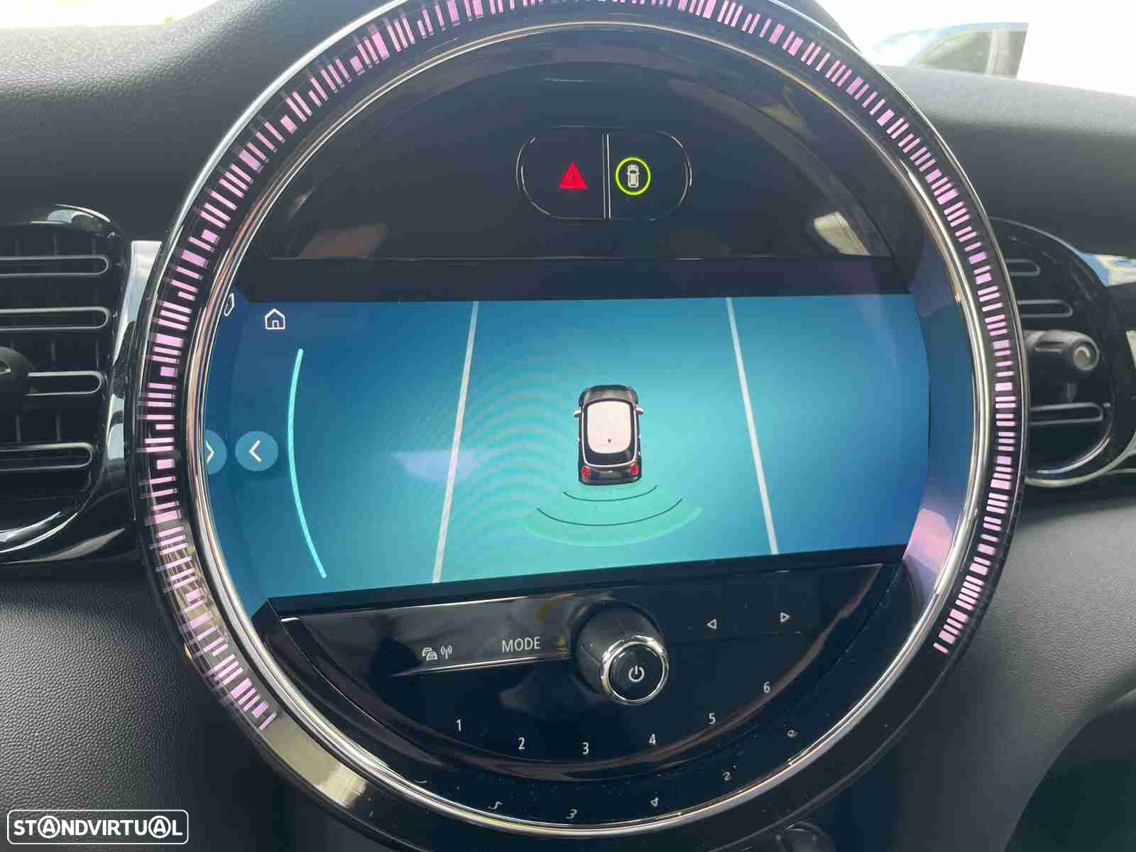 MINI 3 Portas Cooper Premium P. Essential Auto - 11