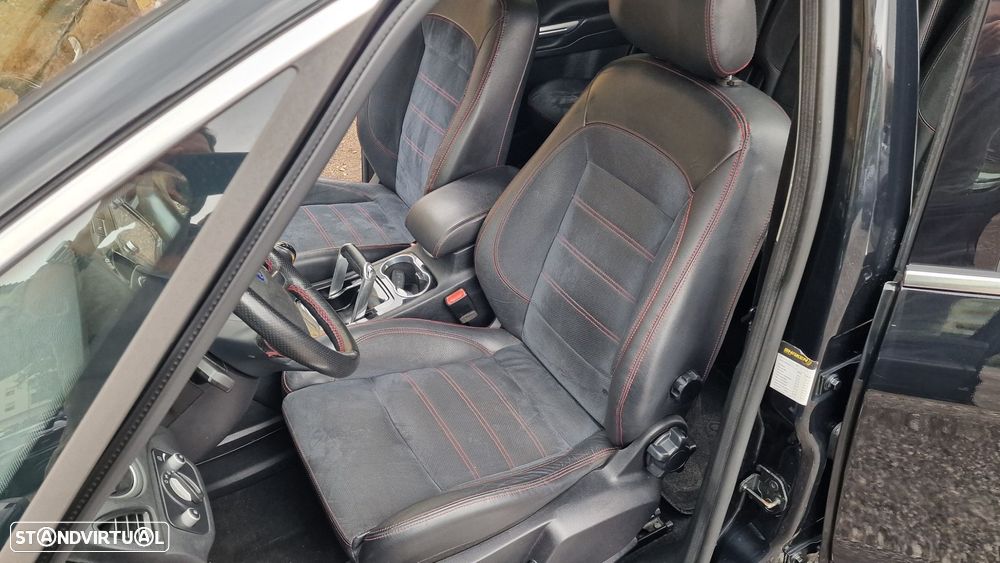 Ford S-Max 2.2 TDCi Titanium 7L - 23