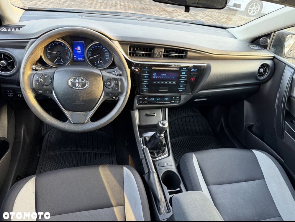 Toyota Auris 1.33 Dual-VVT-i - 10