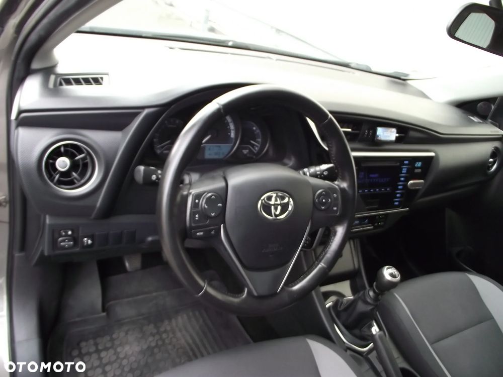 Toyota Auris 1.6 Classic Plus - 16