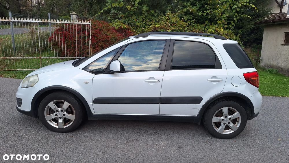 Suzuki SX4 1.6 VVT 4x4 Comfort - 4