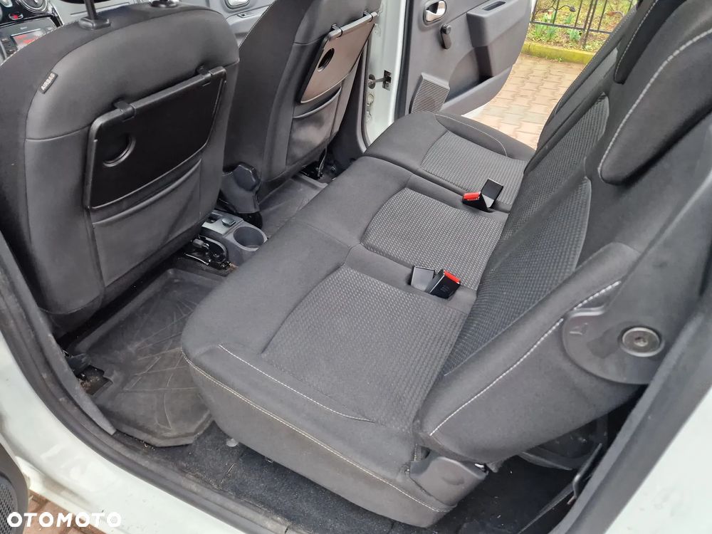 Dacia Lodgy 1.6 SCe Laureate S&S - 15