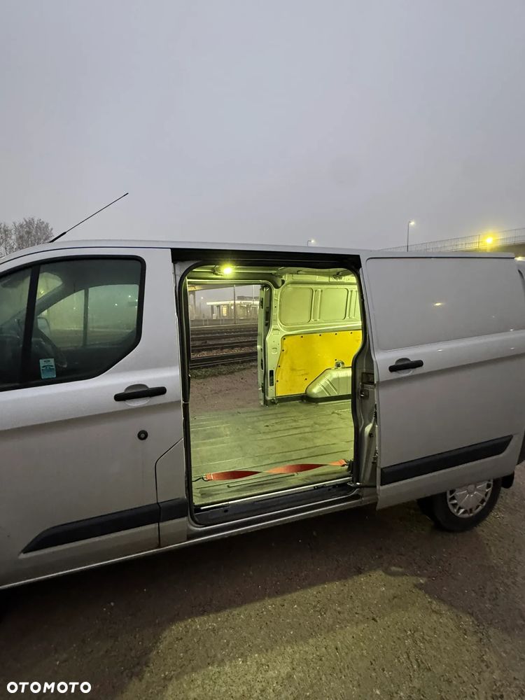 Ford TRANSIT CUSTOM - 10