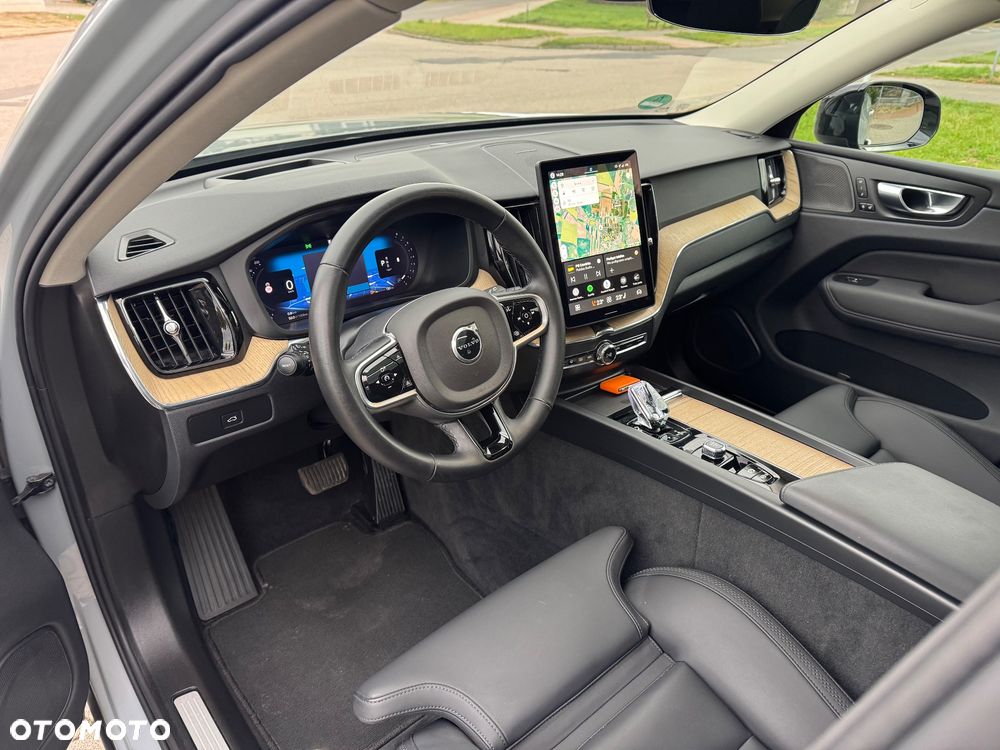 Volvo XC 60 B5 AWD Plus Dark - 21
