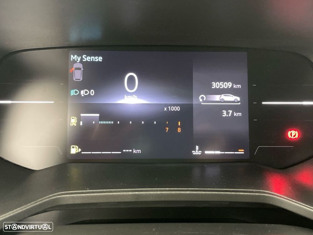 Renault Clio 1.0 TCe Techno Bi-Fuel - 9