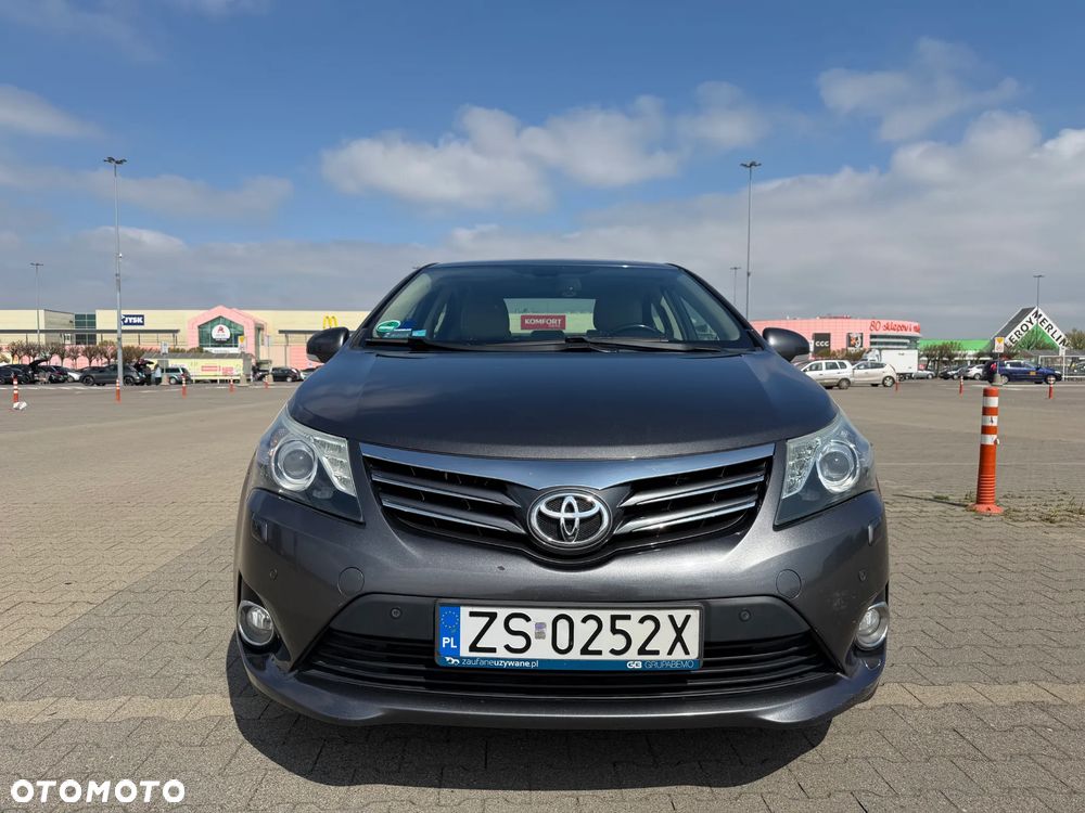 Toyota Avensis 1.8 Sol NAVI MS - 2