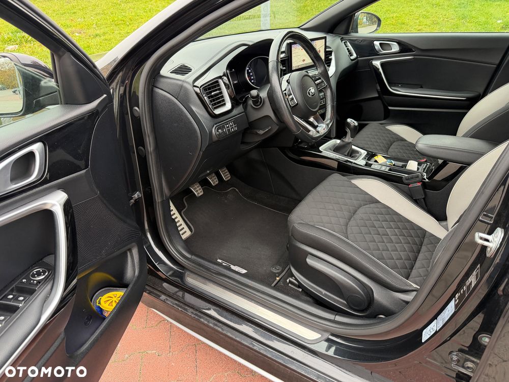 Kia ProCeed 1.5 T-GDI OPF GT LINE - 16