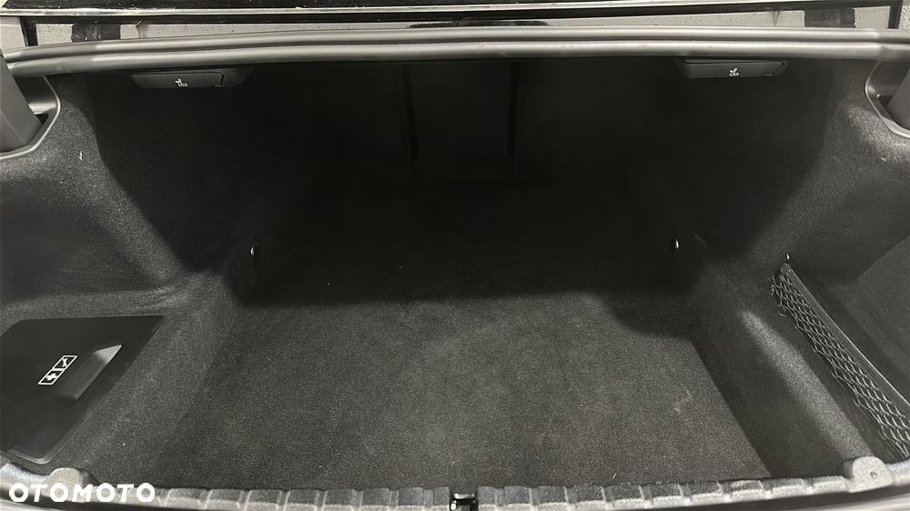 BMW M8 Competition - 12