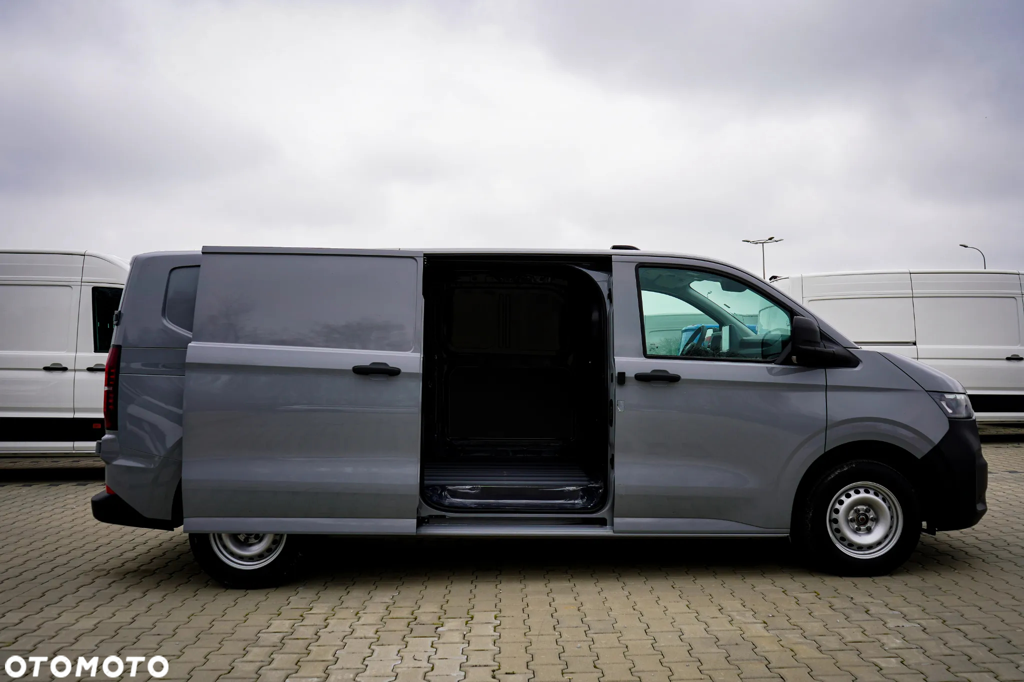 Volkswagen T7 Transporter - 8