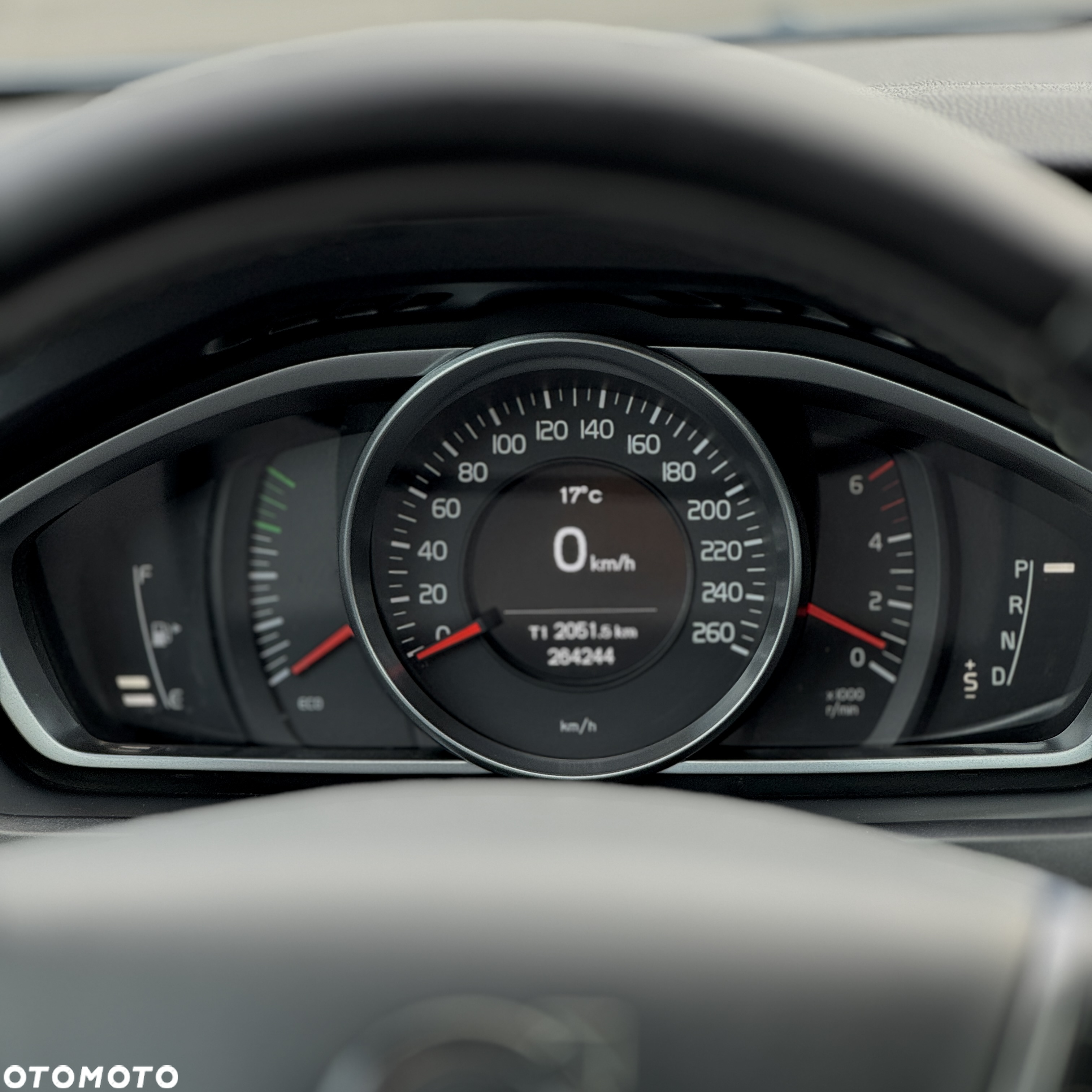 Volvo V40 D3 Geartronic Momentum - 24