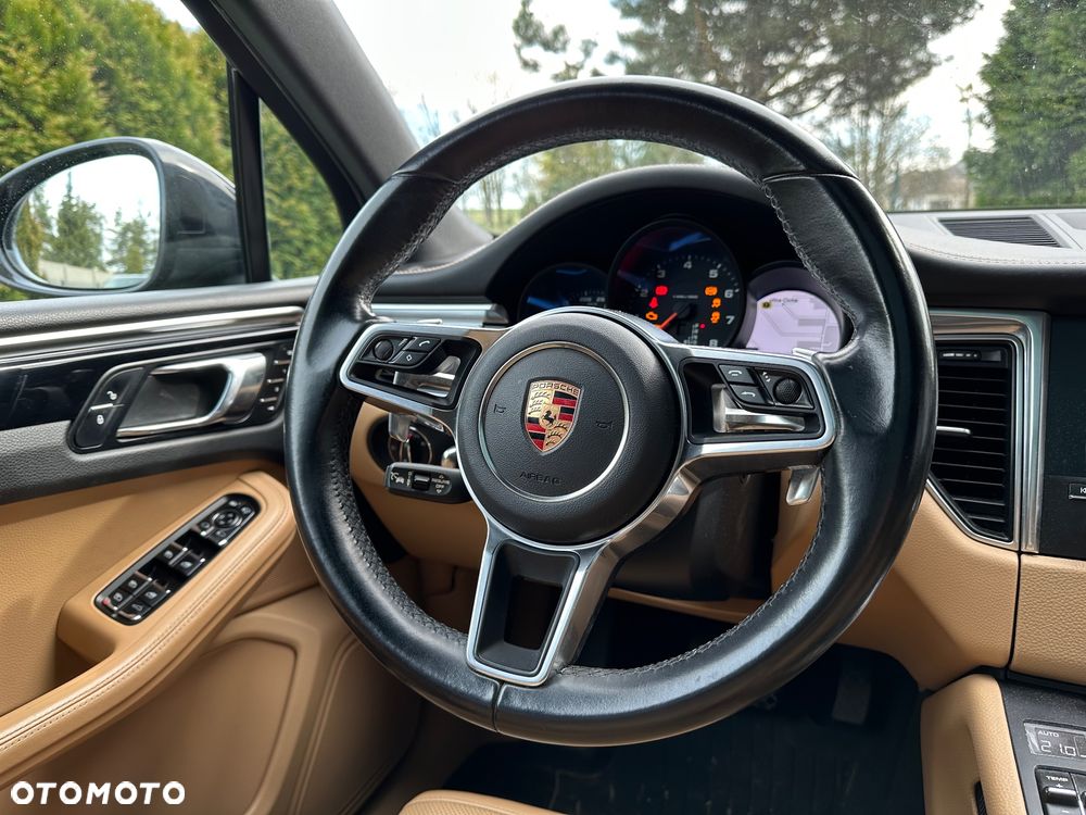 Porsche Macan - 18