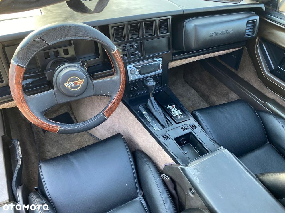 Chevrolet Corvette - 19