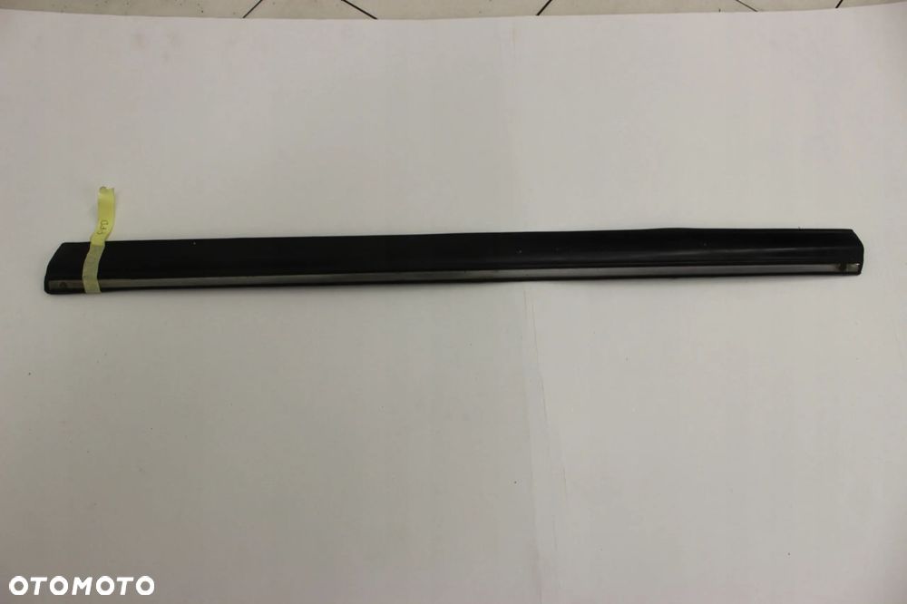 LISTWA DRZWI PRAWY PRZÓD GUMA CHROM MERCEDES W123 - 3