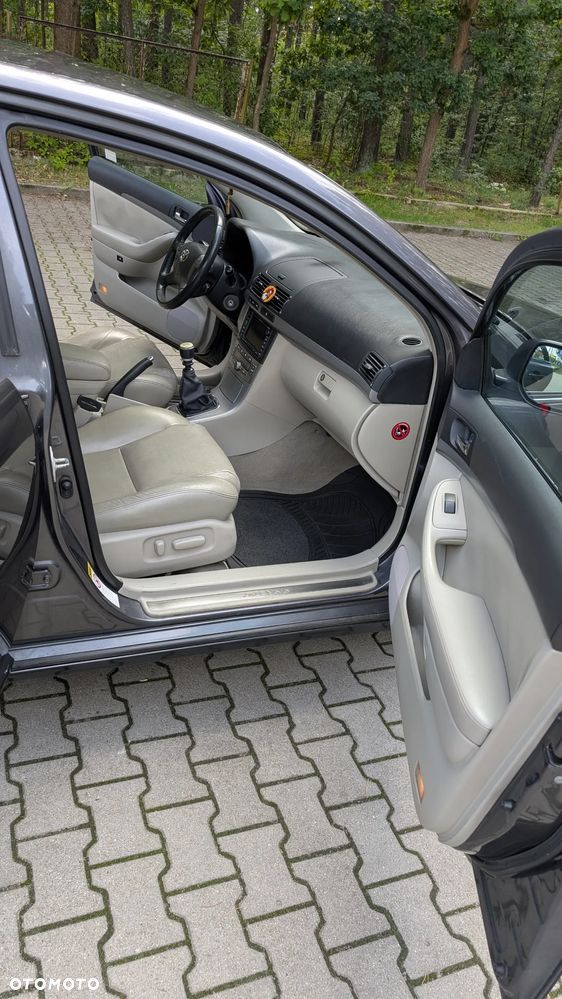 Toyota Avensis 2.2 D-CAT Prestige NAVI - 8
