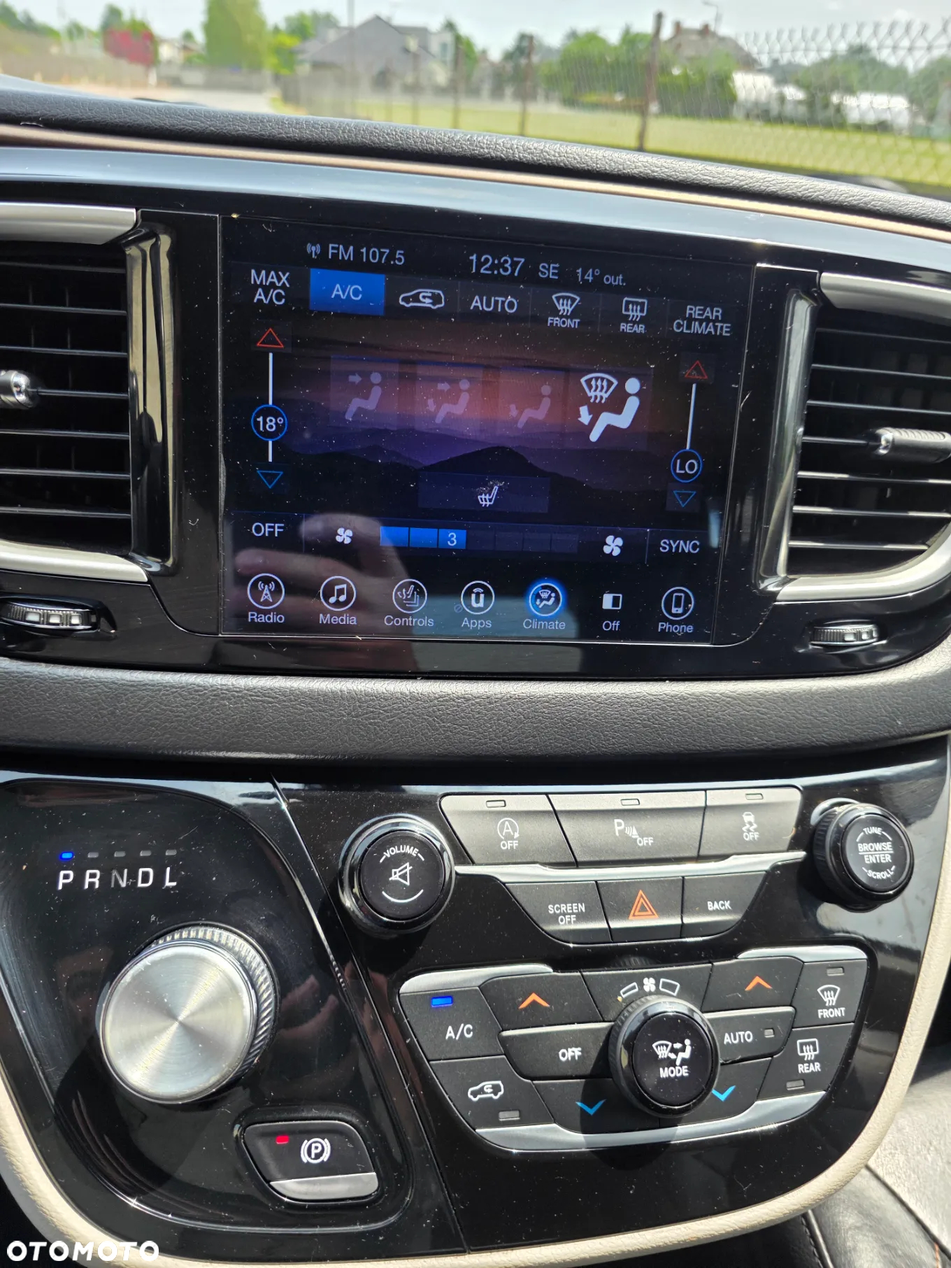 Chrysler Pacifica - 10
