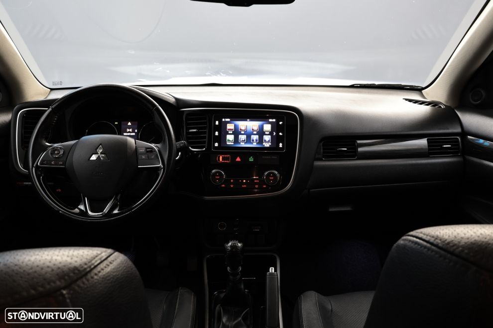 Mitsubishi Outlander 2.2 DI-D Intense+ - 20
