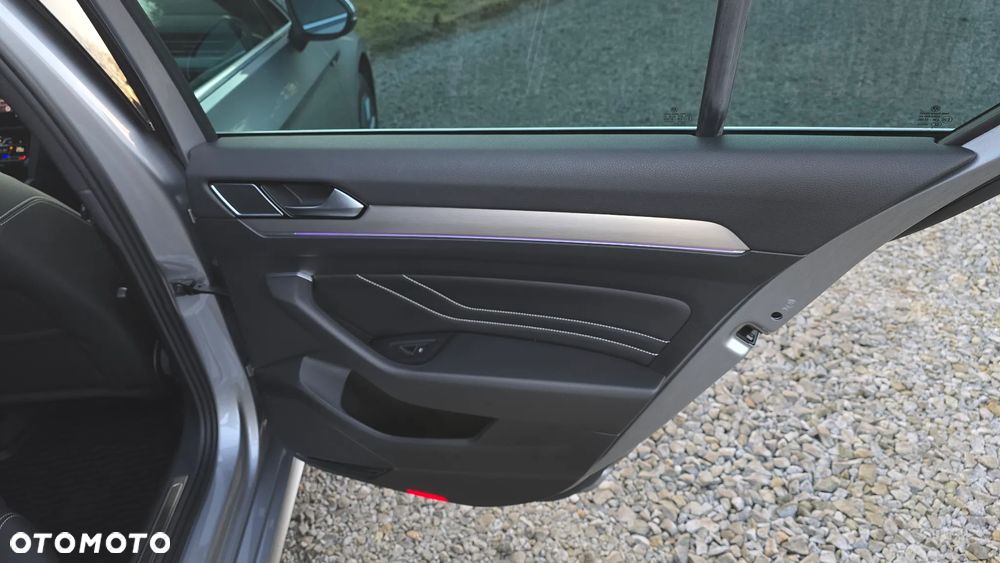 Volkswagen Passat 1.5 TSI EVO Elegance DSG - 31