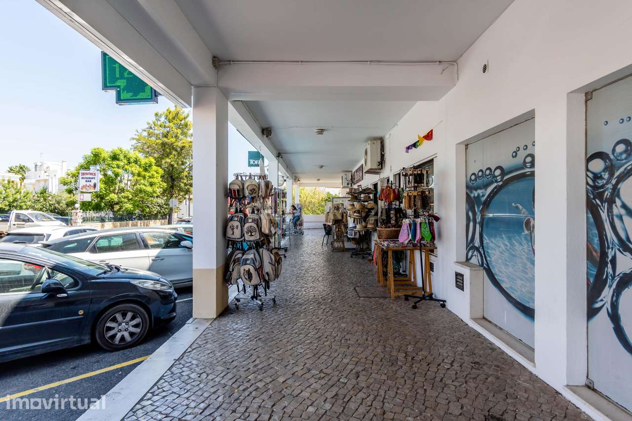 Espaço comercial com loja e cave perto das praias - Olhos de Água, Alb - Grande imagem: 2/20